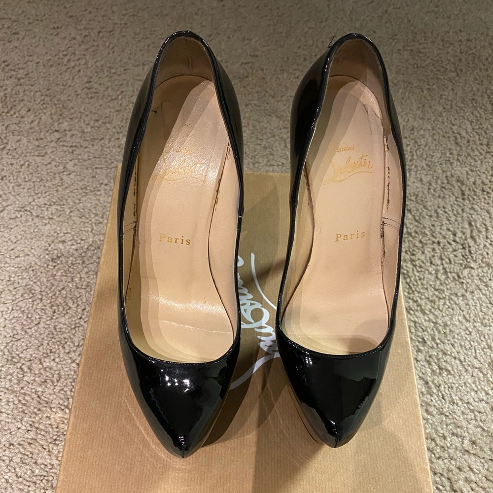 AUTHENTIC Christian Louboutin 37.5 Black Daffodile Patent